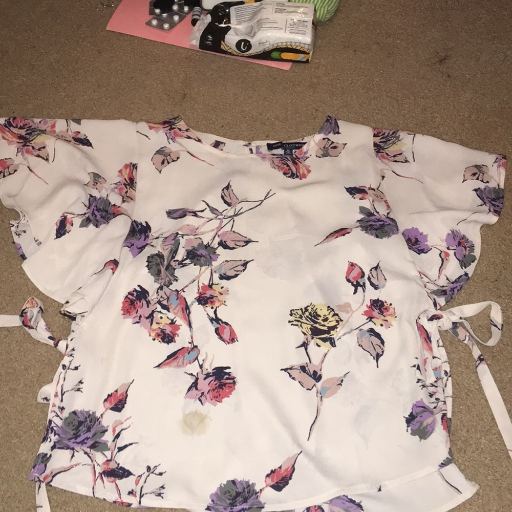 Women’s short sleeve top